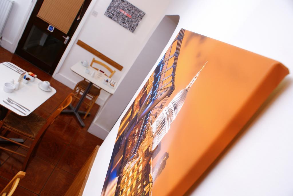 The Hindes Hotel ฮาร์โรว์ ภายนอก รูปภาพ